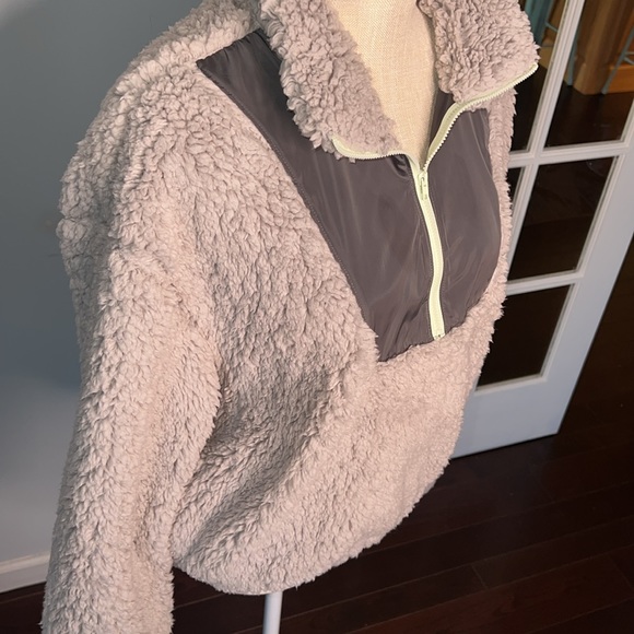 Target wild fable fuzzy Sherpa pullover w/ 3/4 zip - Picture 5 of 9